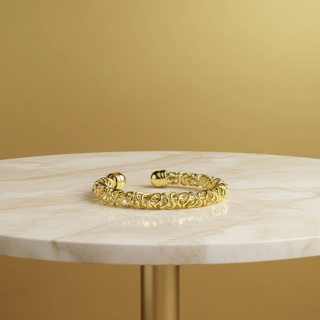 AuroraGild Wrap – Golden Elegance – Party Perfect