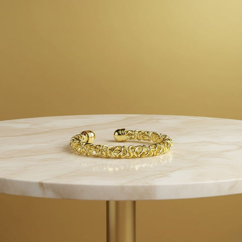 AuroraGild Wrap – Golden Elegance – Party Perfect