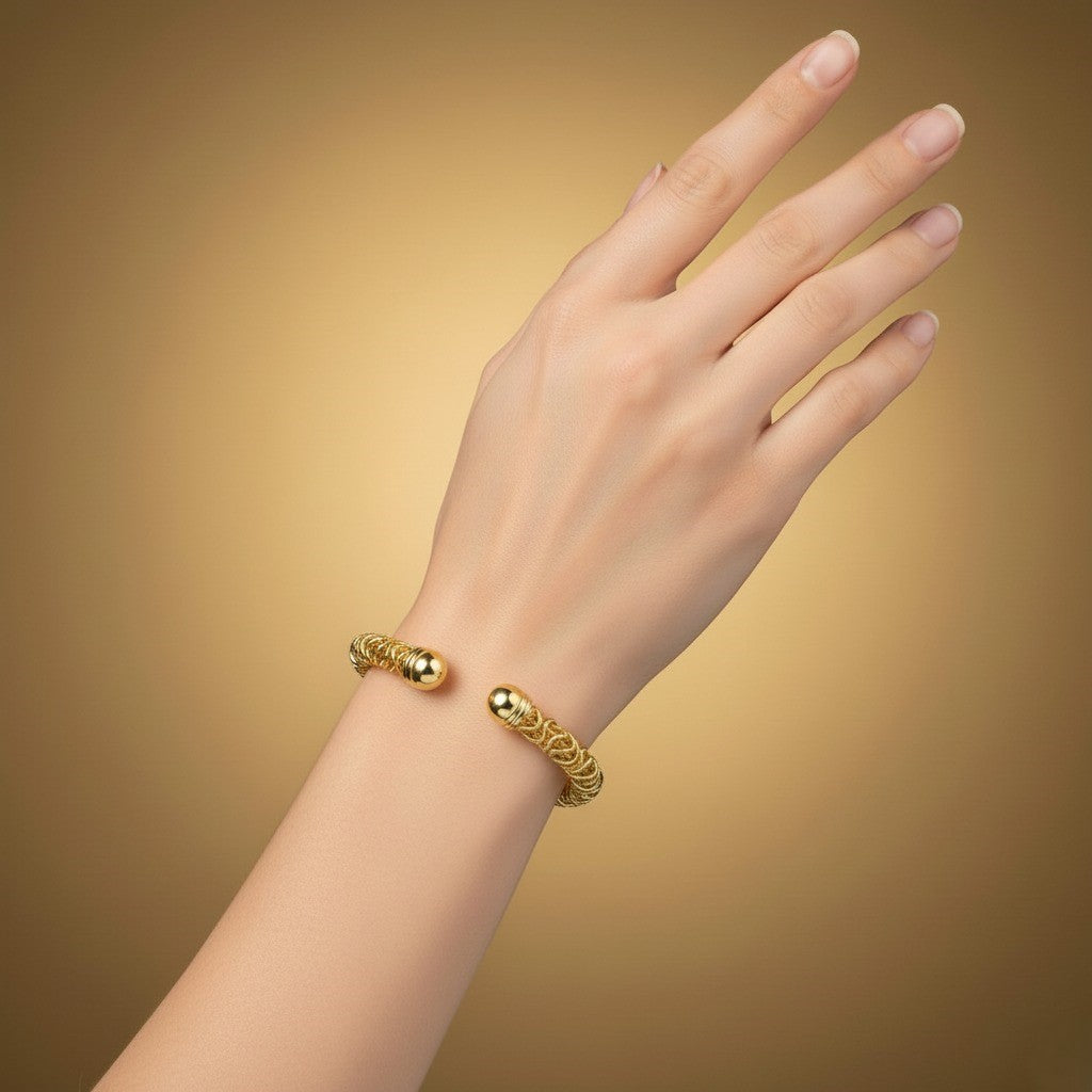 AuroraGild Wrap – Golden Elegance – Party Perfect