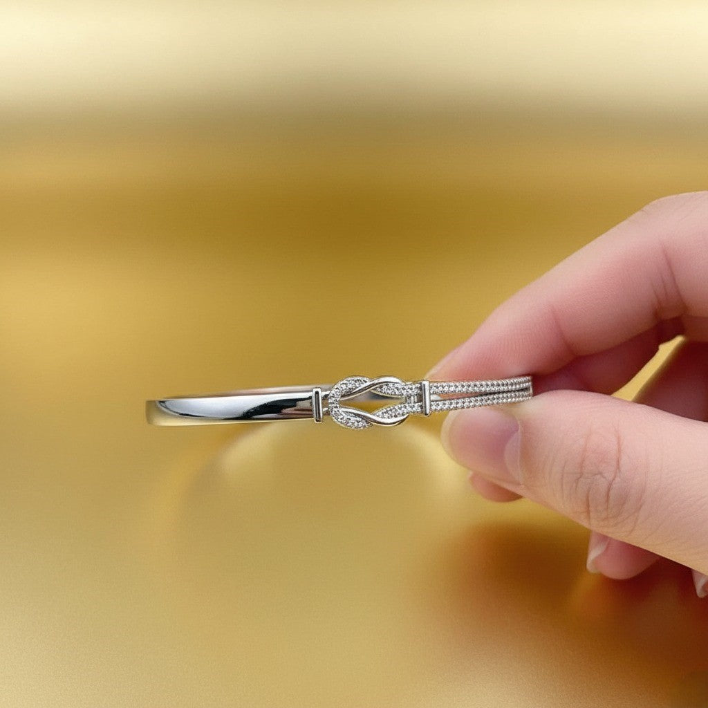 SilverMuse Charm – Dainty Design – All- Day Wear